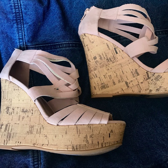 Charlotte Russe Baby Pink Wedges - Picture 3 of 3
